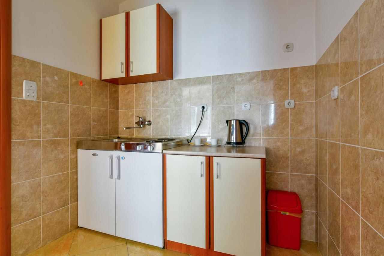 Гостевой дом Rooms and Apartments Oregon Будва-18