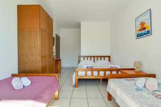 Гостевой дом Rooms and Apartments Oregon Будва Номер-студио с террасой-10