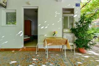 Гостевой дом Rooms and Apartments Oregon Будва Номер-студио с террасой-13