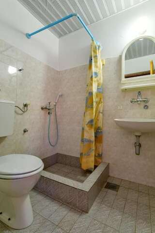 Гостевой дом Rooms and Apartments Oregon Будва Номер-студио с террасой-14