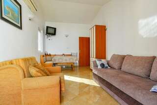 Гостевой дом Rooms and Apartments Oregon Будва Апартаменты с 2 спальнями-10