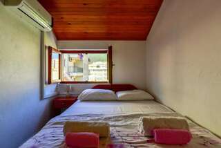 Гостевой дом Rooms and Apartments Oregon Будва Четырехместный номер "Комфорт"-1