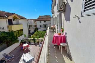 Гостевой дом Rooms and Apartments Oregon Будва Трехместный номер-3