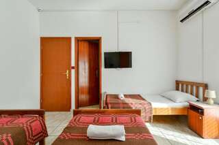 Гостевой дом Rooms and Apartments Oregon Будва Трехместный номер-7