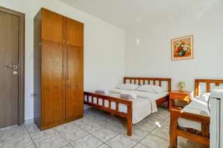 Гостевой дом Rooms and Apartments Oregon Будва Трехместный номер-8