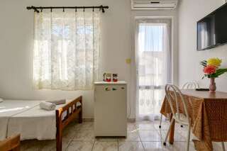 Гостевой дом Rooms and Apartments Oregon Будва Трехместный номер-9