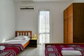 Гостевой дом Rooms and Apartments Oregon Будва Трехместный номер-15