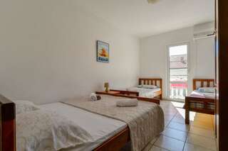 Гостевой дом Rooms and Apartments Oregon Будва Номер-студио с террасой-2