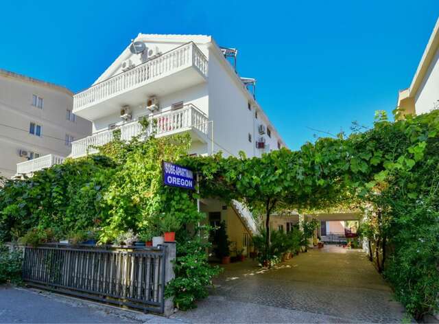 Гостевой дом Rooms and Apartments Oregon Будва-3